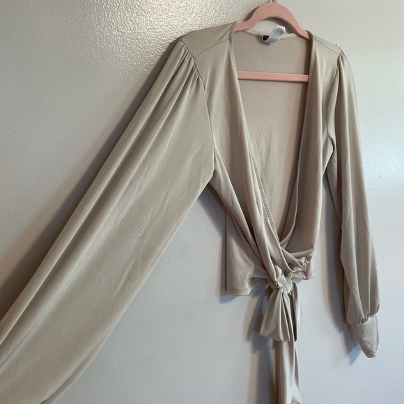 𝅺WINDSOR Beige Top - Picture 14 of 14